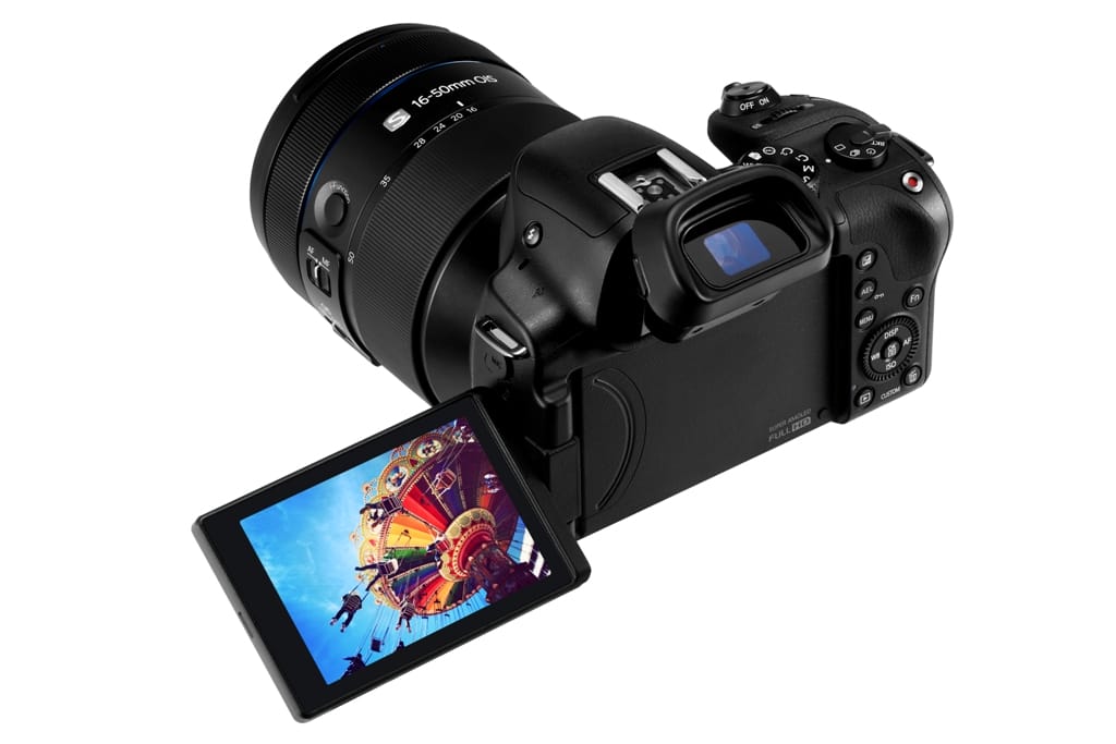 Samsung NX30 Smart Camera