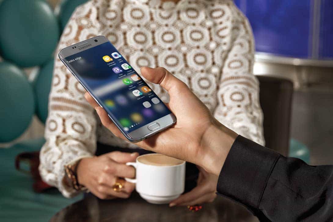 Samsung-Galaxy-S7-edge-Lifestyle